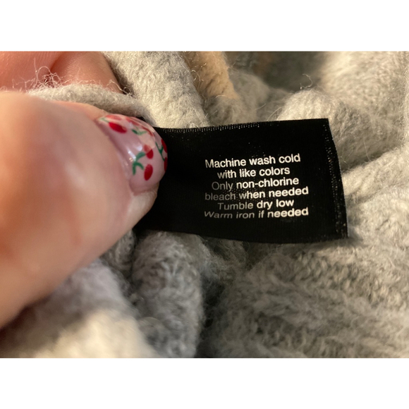 WOMEN’S Plus Size Lane Bryant V neck Wool Blend Sweater - Size: 22 / 24 - Picture 5 of 6